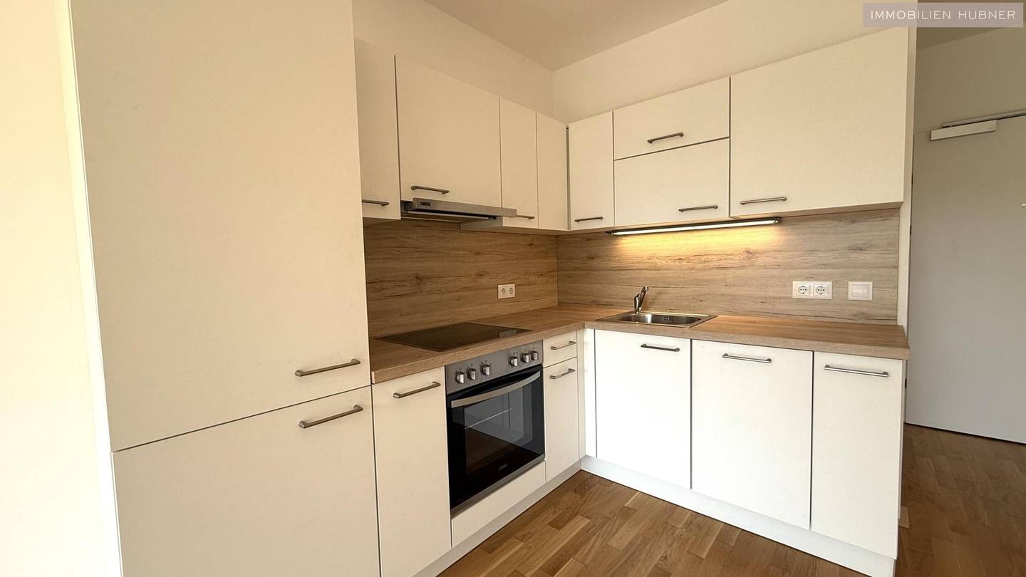 Helle Neubauwohnung mit Ostloggia nahe Akademiepark