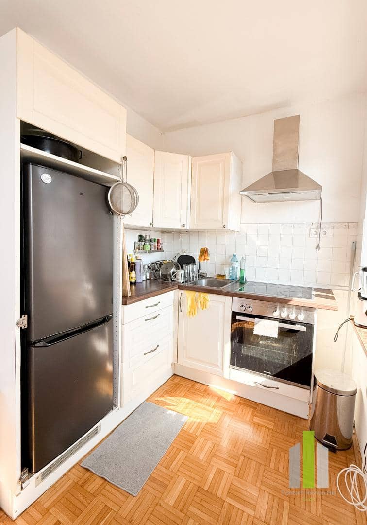 Bright furnished penthouse style apartment in central location