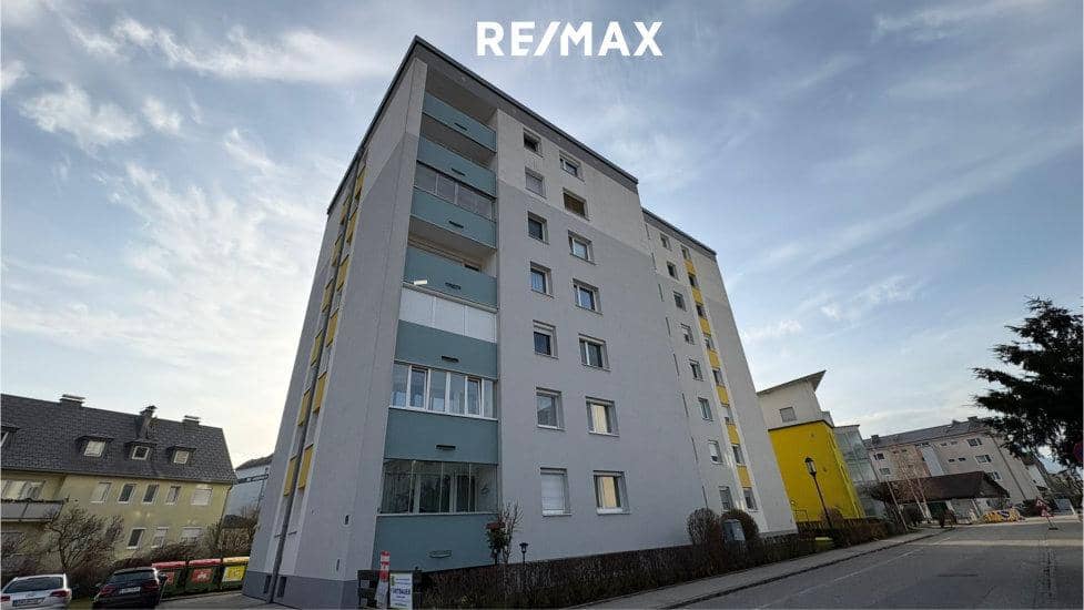 Helle Wohnung mit südlicher Loggia und Bergblick