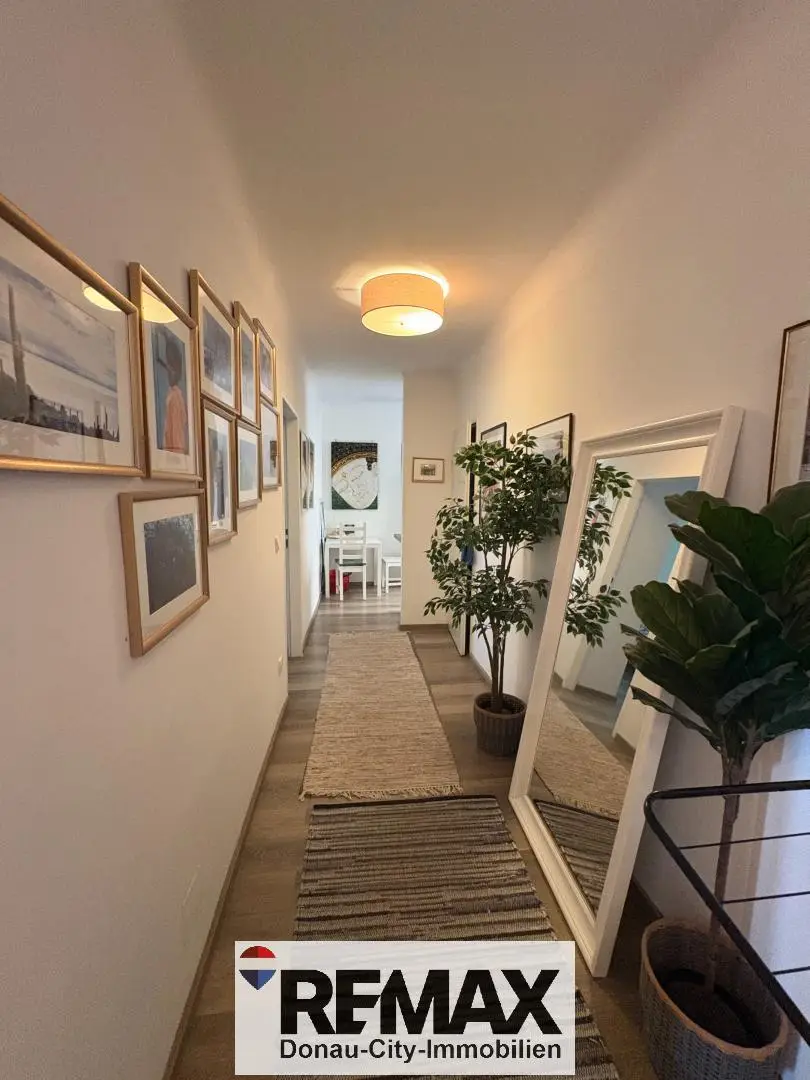 Renovated apartment near Höchstädt Platz with lift