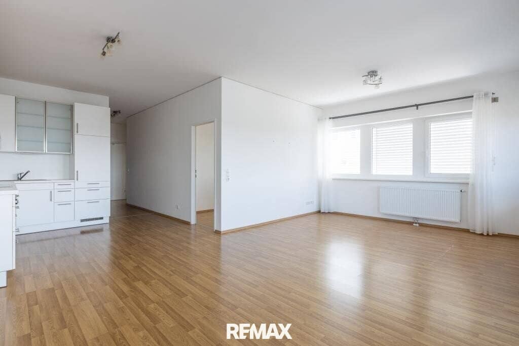 Moderne 3-Zimmer-Wohnung mit sonnigem Balkon und Traunsteinblick
