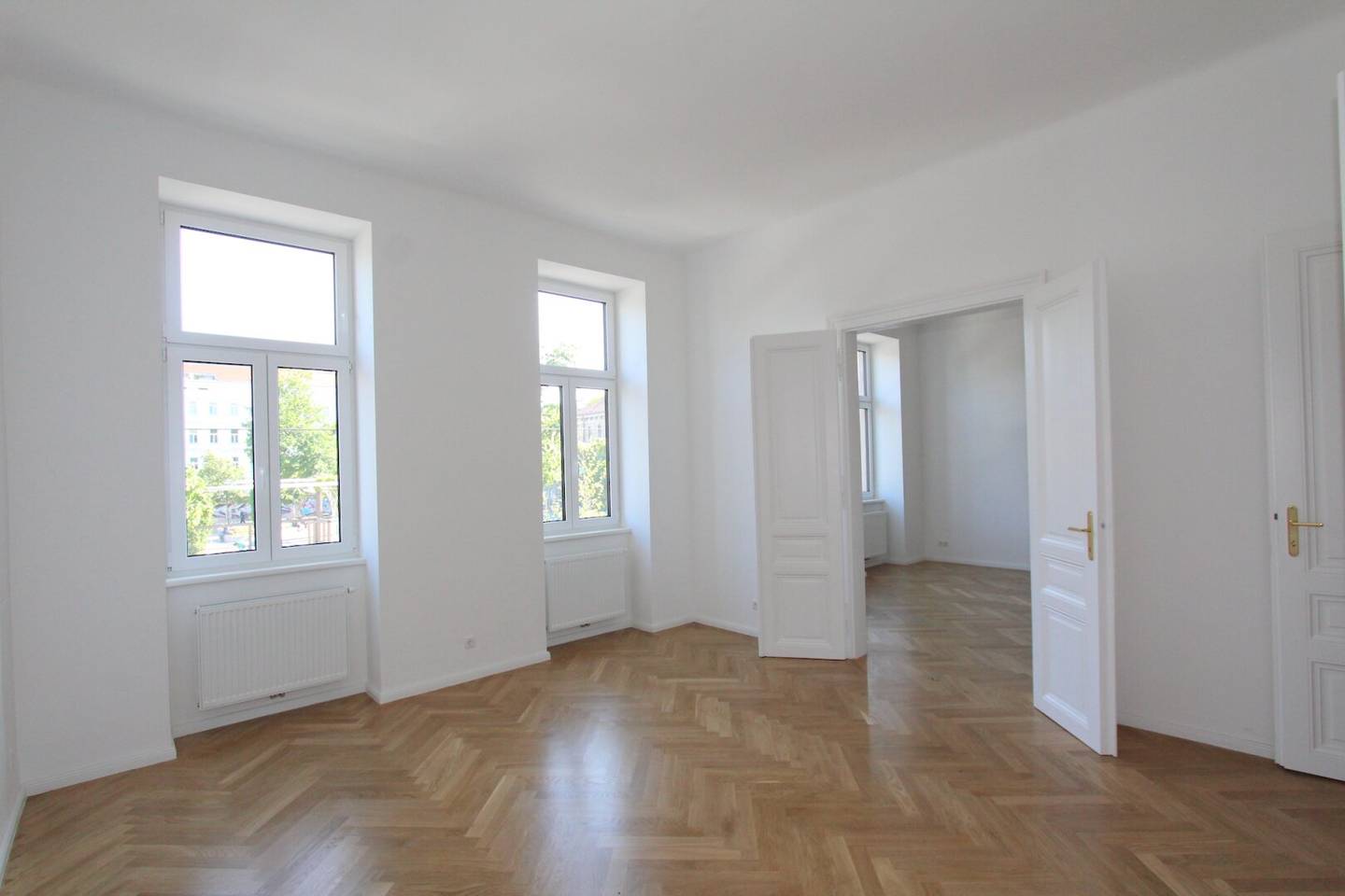 FIRST OCCUPANCY!! STYLISH 2 ROOM directly at MEXIKOPLATZ