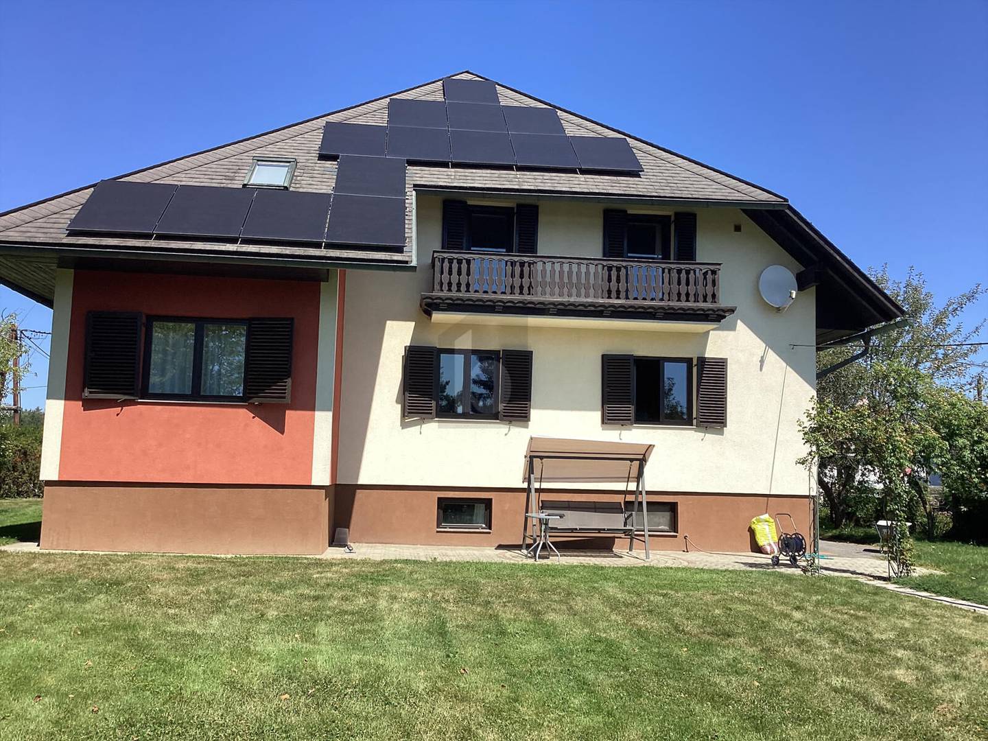 Ruhige Dachgeschosswohnung mit Balkon und Gartennutzung