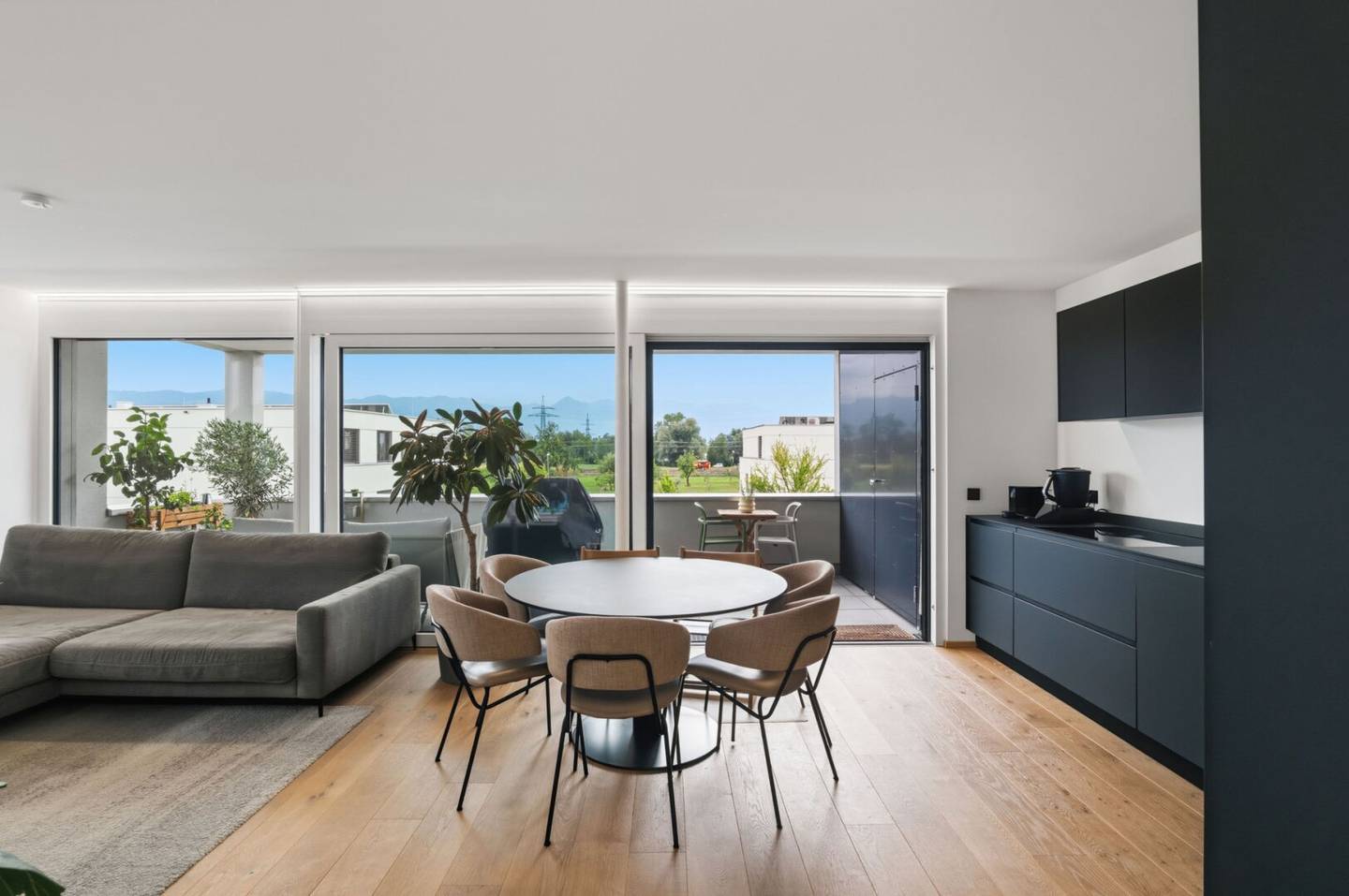 Moderne 3-Zimmer Dachgeschoßwohnung mit Terrasse und Tiefgarage