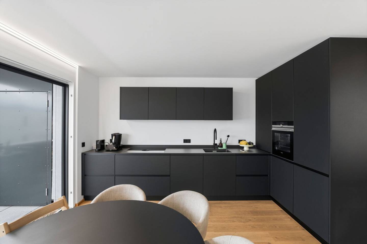 Moderne 3-Zimmer Dachgeschoßwohnung mit Terrasse und Tiefgarage
