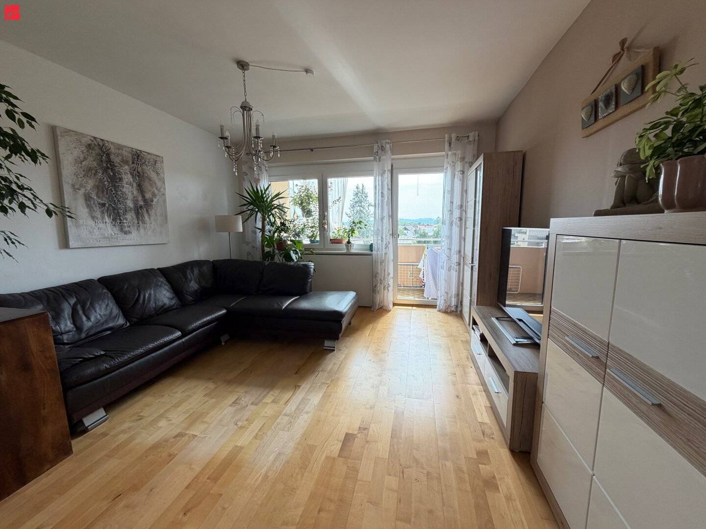 Well-maintained residential dream with green oasis