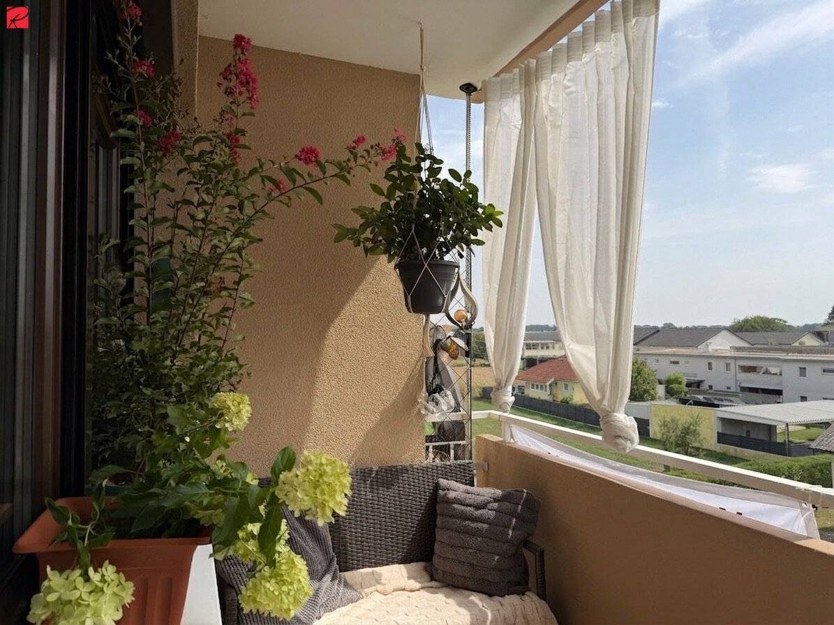 Well-maintained residential dream with green oasis