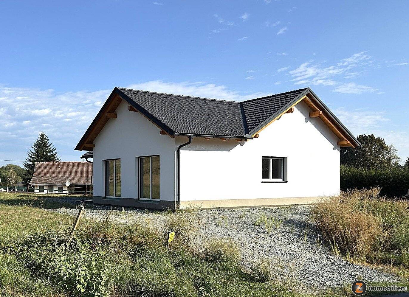 Golf Spa Region: New Bungalow on Large Plot