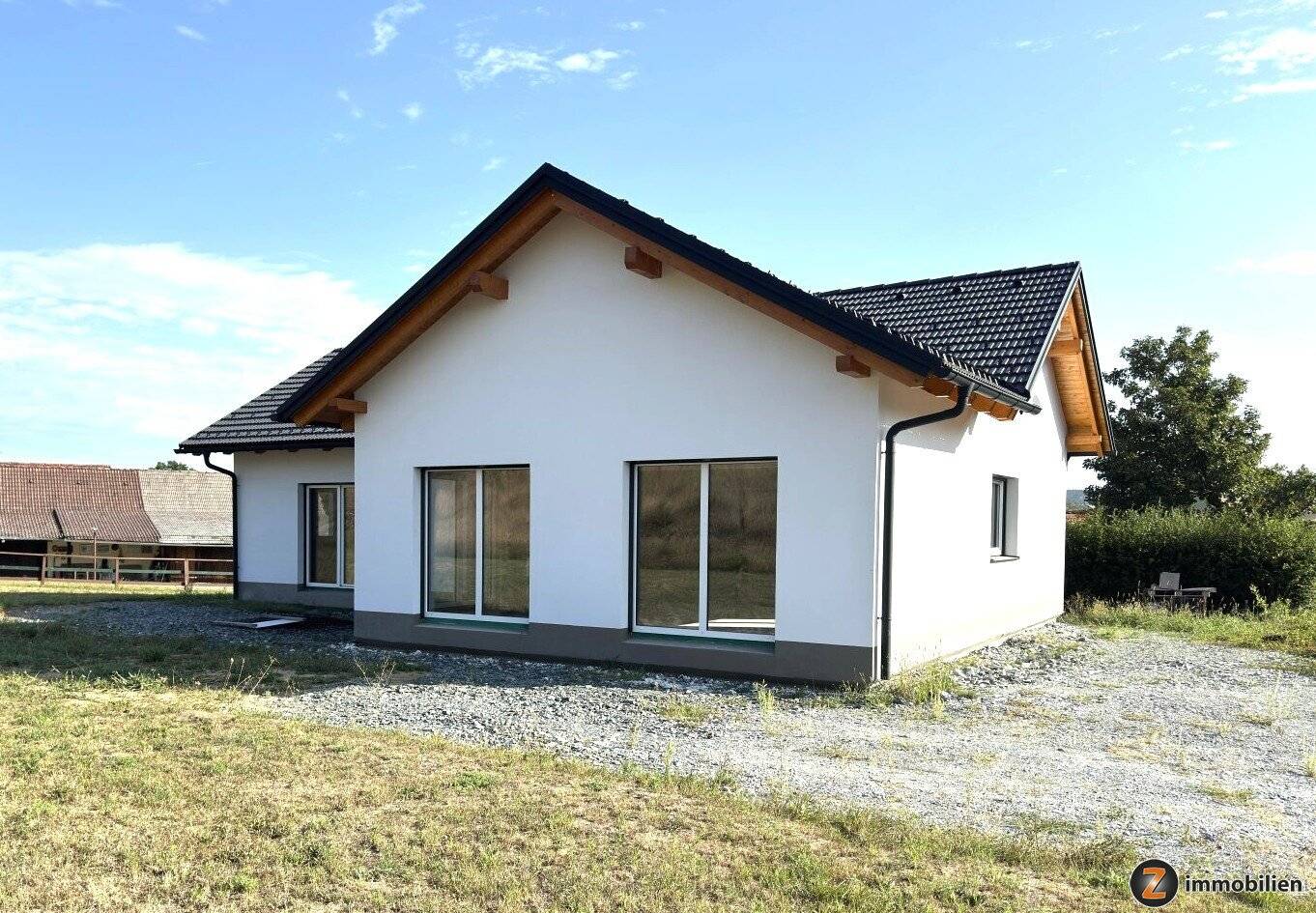 Golf Spa Region: New Bungalow on Large Plot