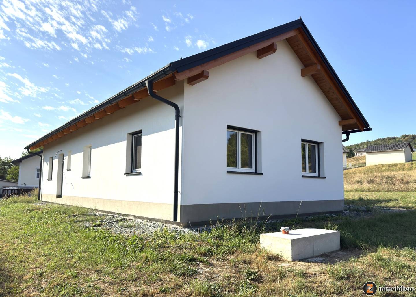 Golf-Thermenregion: Neubau-Bungalow auf großem Grundstück!