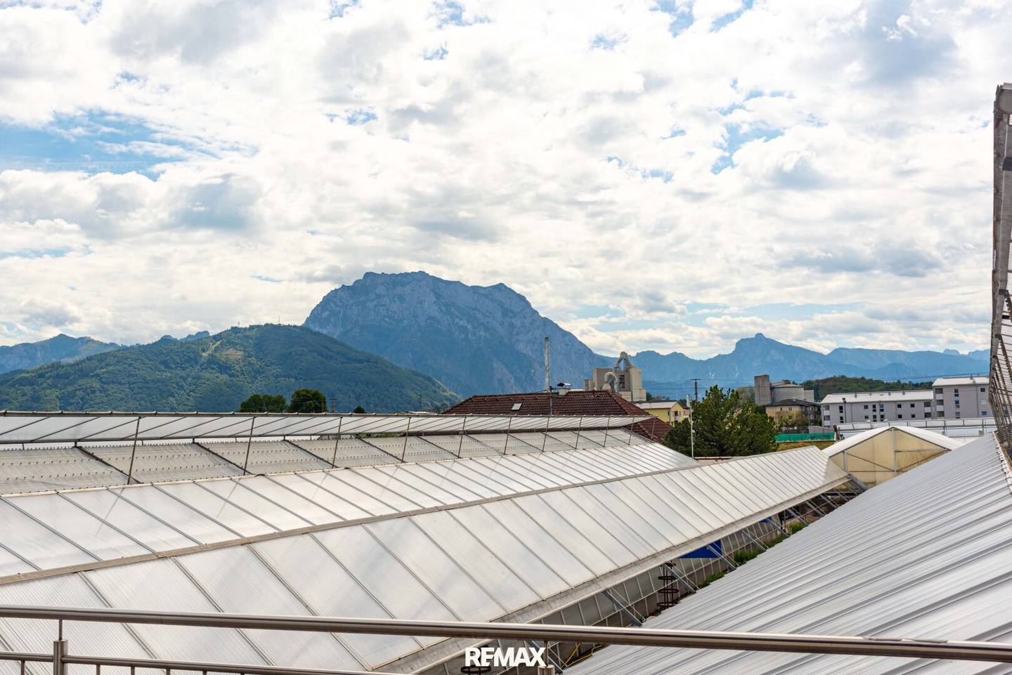 Großzügiges Wohnglück mit riesiger Terrasse