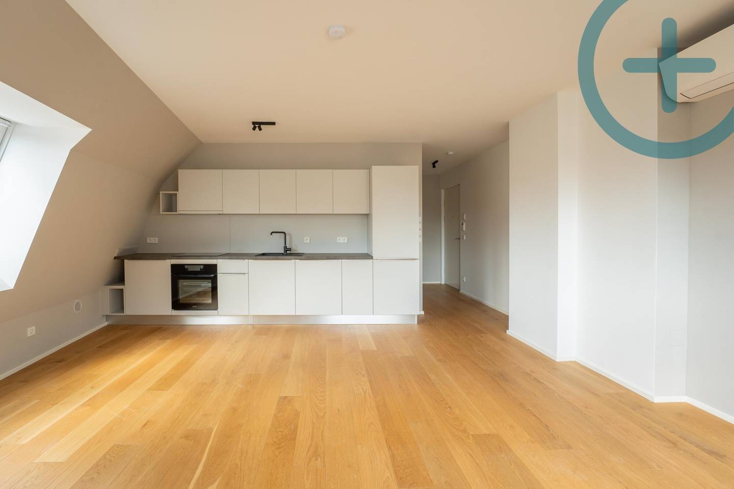 Modern apartment with lift and underfloor heating