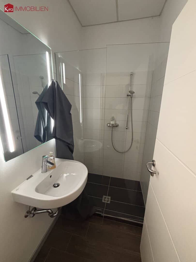 Helles Büro/Arbeiterquartier 75m² mit Terrasse in Hagenbrunn €900 Miete