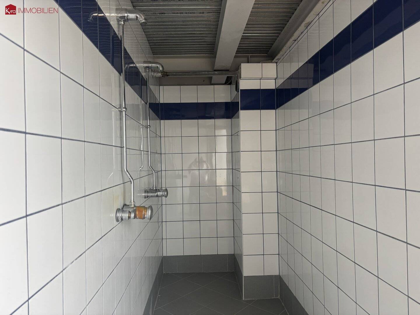 Lager in Hagenbrunn, Dusche, 2 WCs, Parkplatz