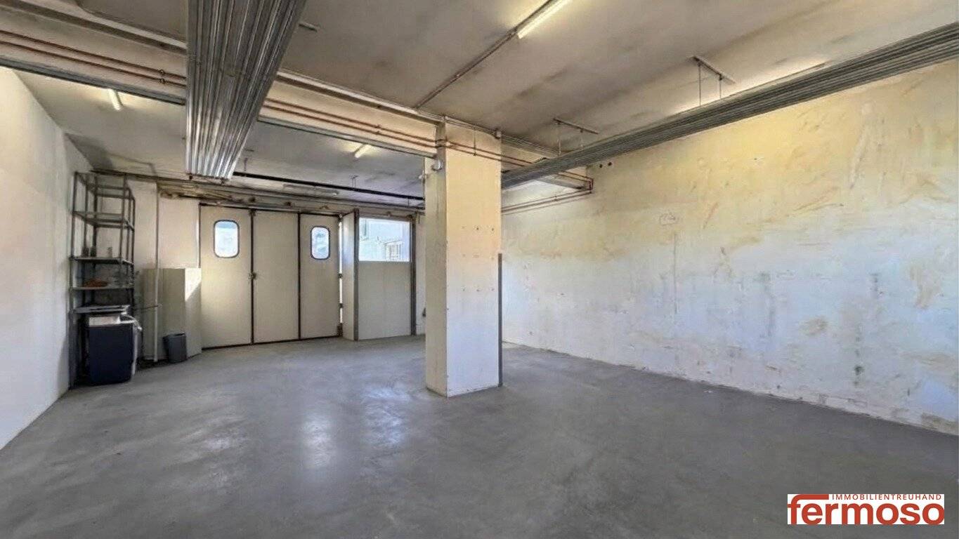 Warehouse / Commercial Hall in Graz | approx. 92 m² | Entrance gate | 2 parking spaces | flexible use