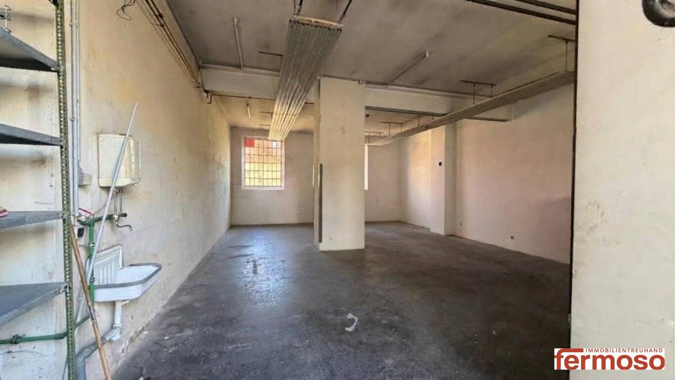 Warehouse / Commercial Hall in Graz | approx. 92 m² | Entrance gate | 2 parking spaces | flexible use