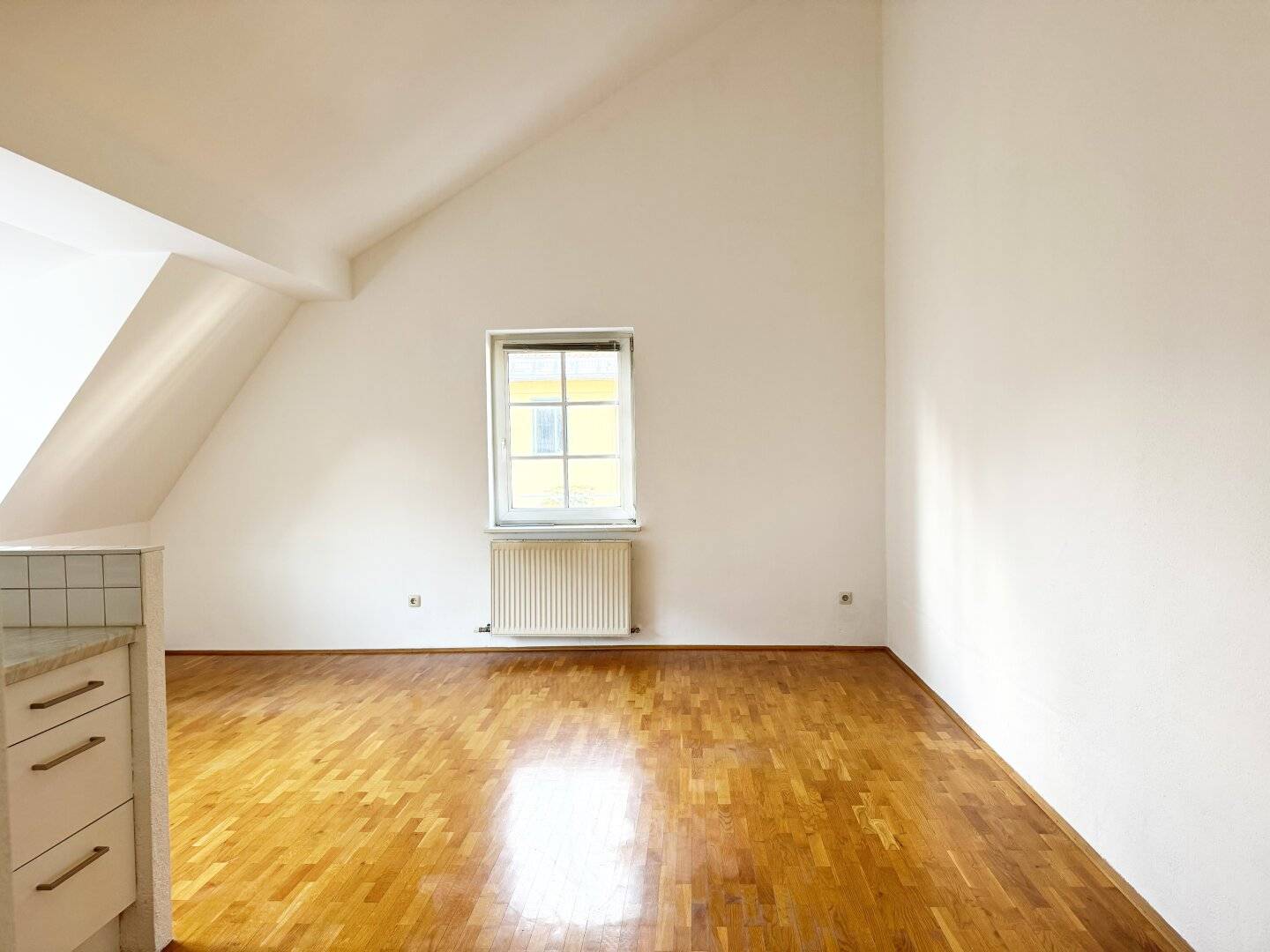 2-room period apartment in the attic