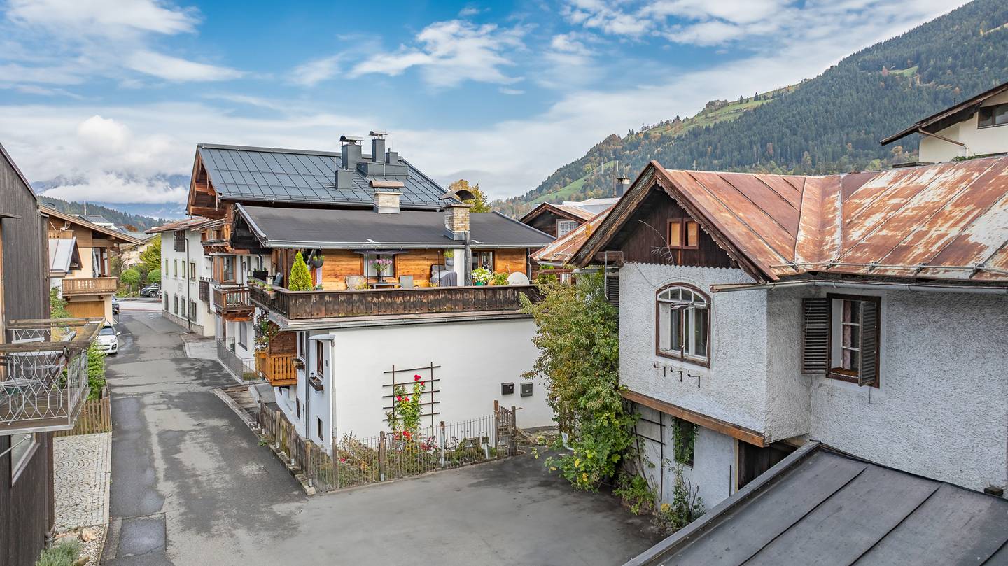 Zentrales Baugrundstück mit Hahnenkammblick Wohnung