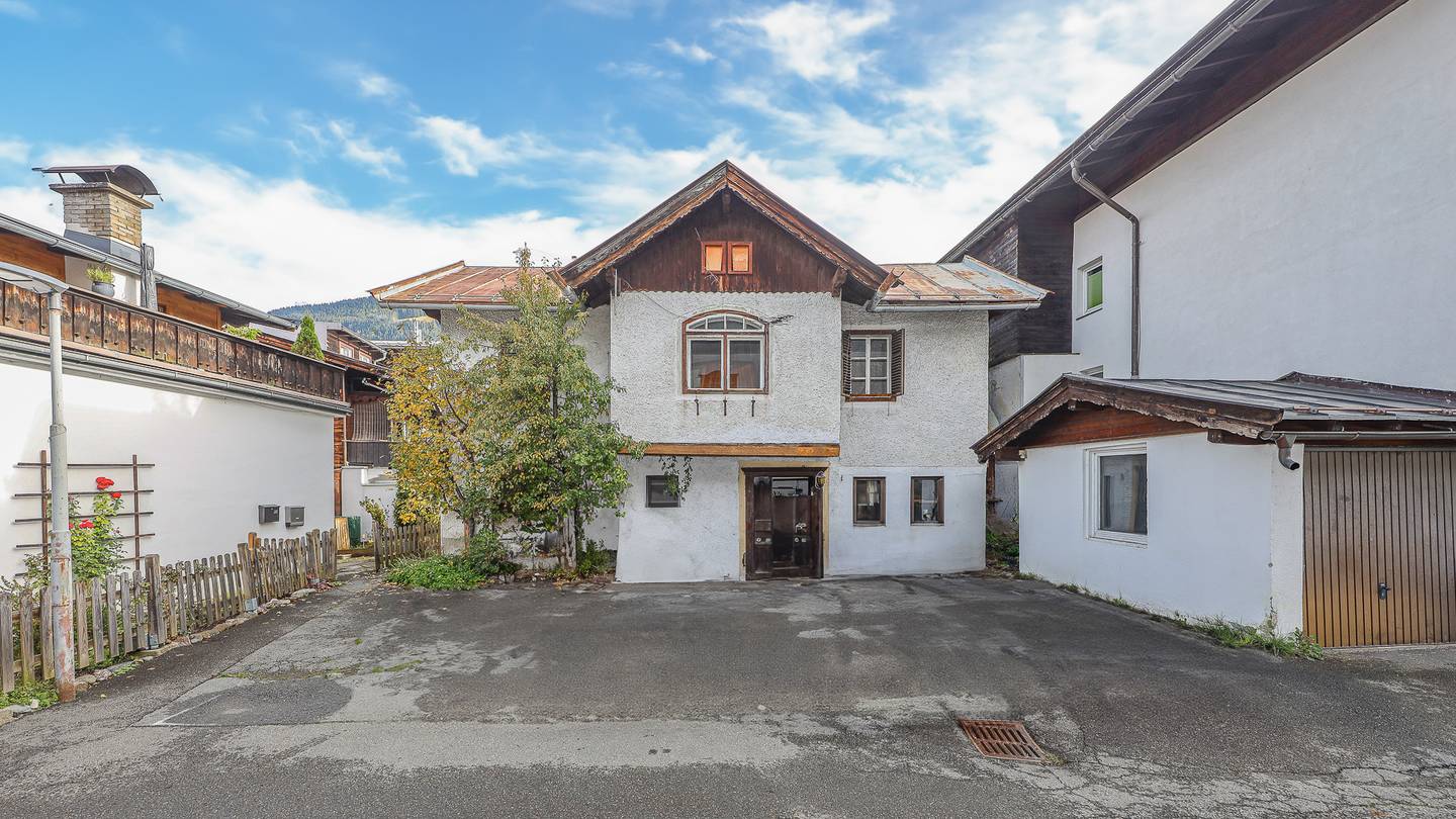 Zentrales Baugrundstück mit Hahnenkammblick Wohnung