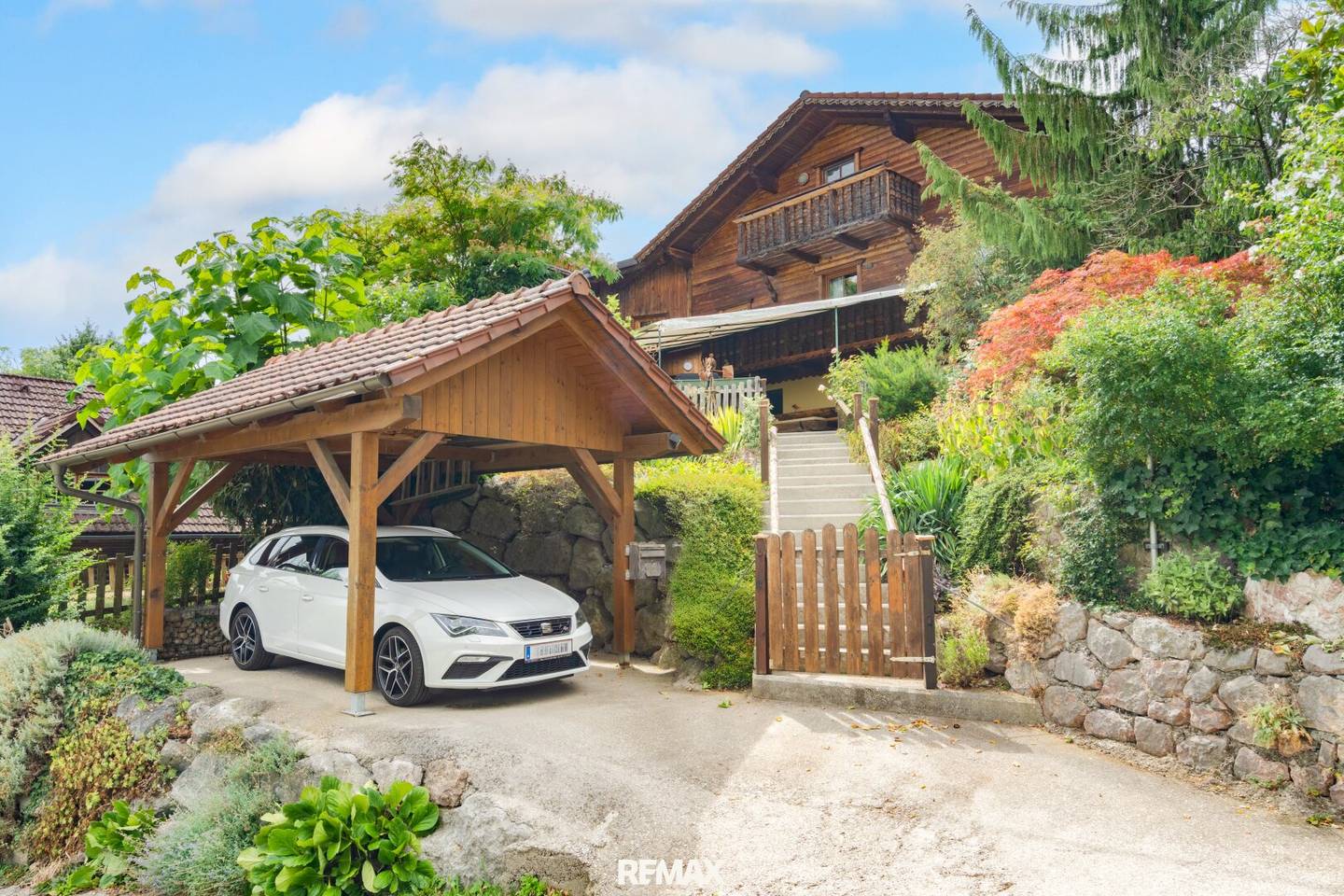 Vielseitiges Doppelhaus mit großzügigem Raumangebot und außergewöhnlichem Nutzungspotenzial in Steyr
