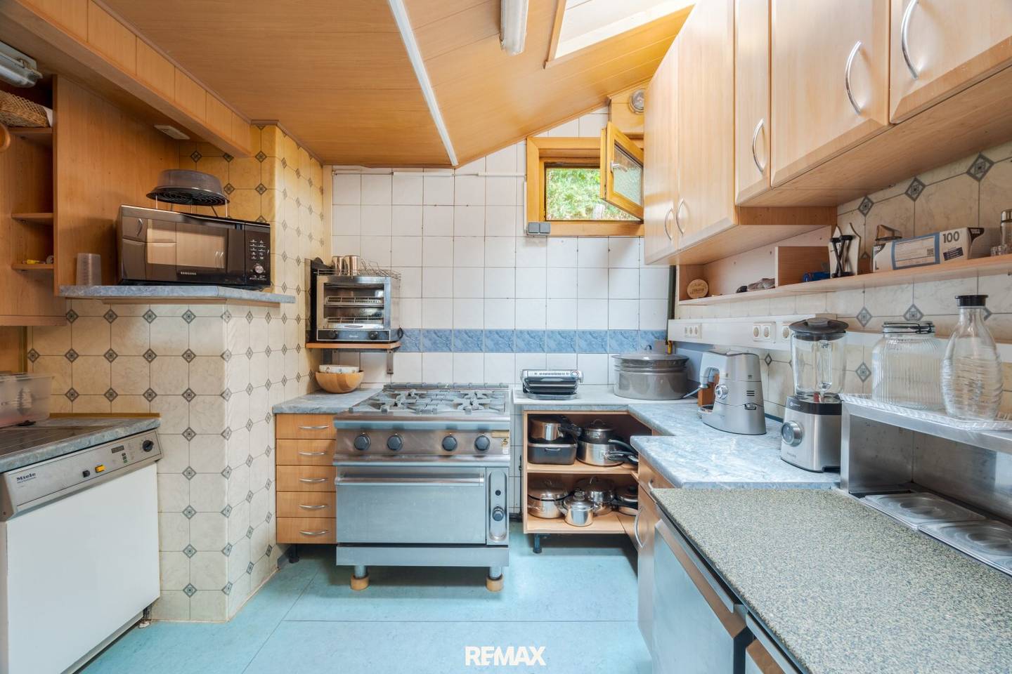 Vielseitiges Doppelhaus mit großzügigem Raumangebot und außergewöhnlichem Nutzungspotenzial in Steyr