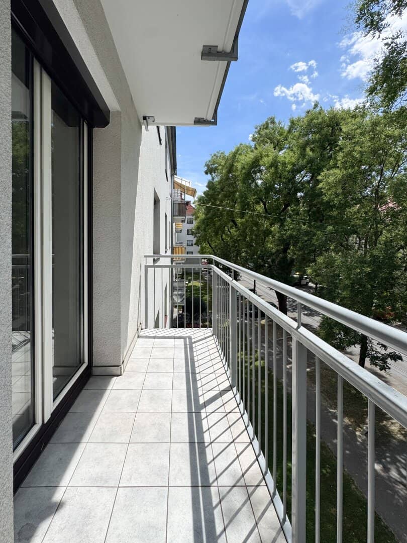 Balcony I 2 Rooms I Geidorf I Herringbone Parquet I 2nd Floor I Central Location I Project Wohnen