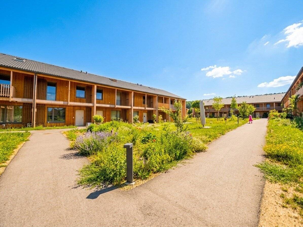 Maisonette-Wohnung mit Reihenhauscharakter in idyllischer Lage