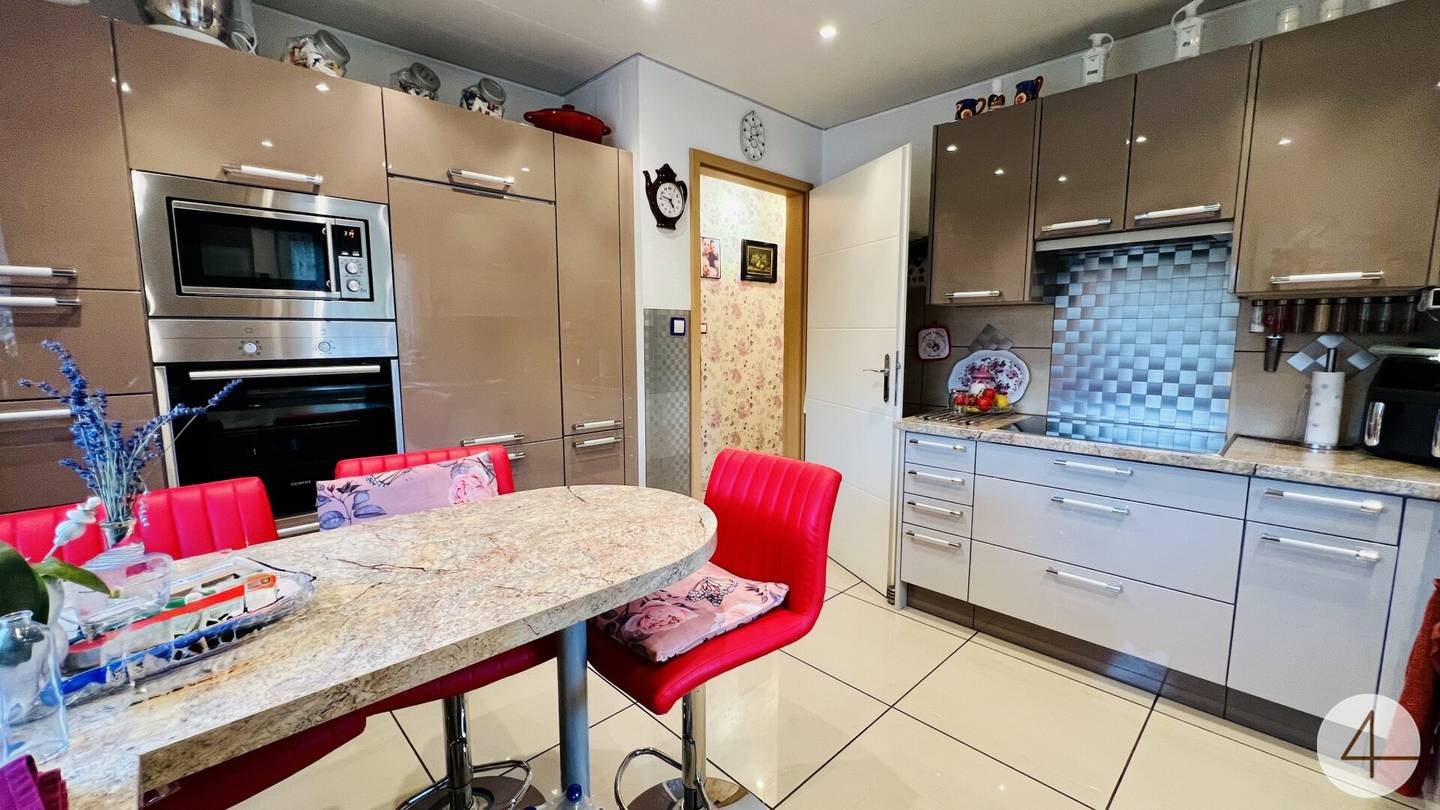 Living on the Mühlwasser · Single-family house with pool and garden · 5 min to U2 · 4 rooms · 128 m² · Quiet green location in Donaustadt