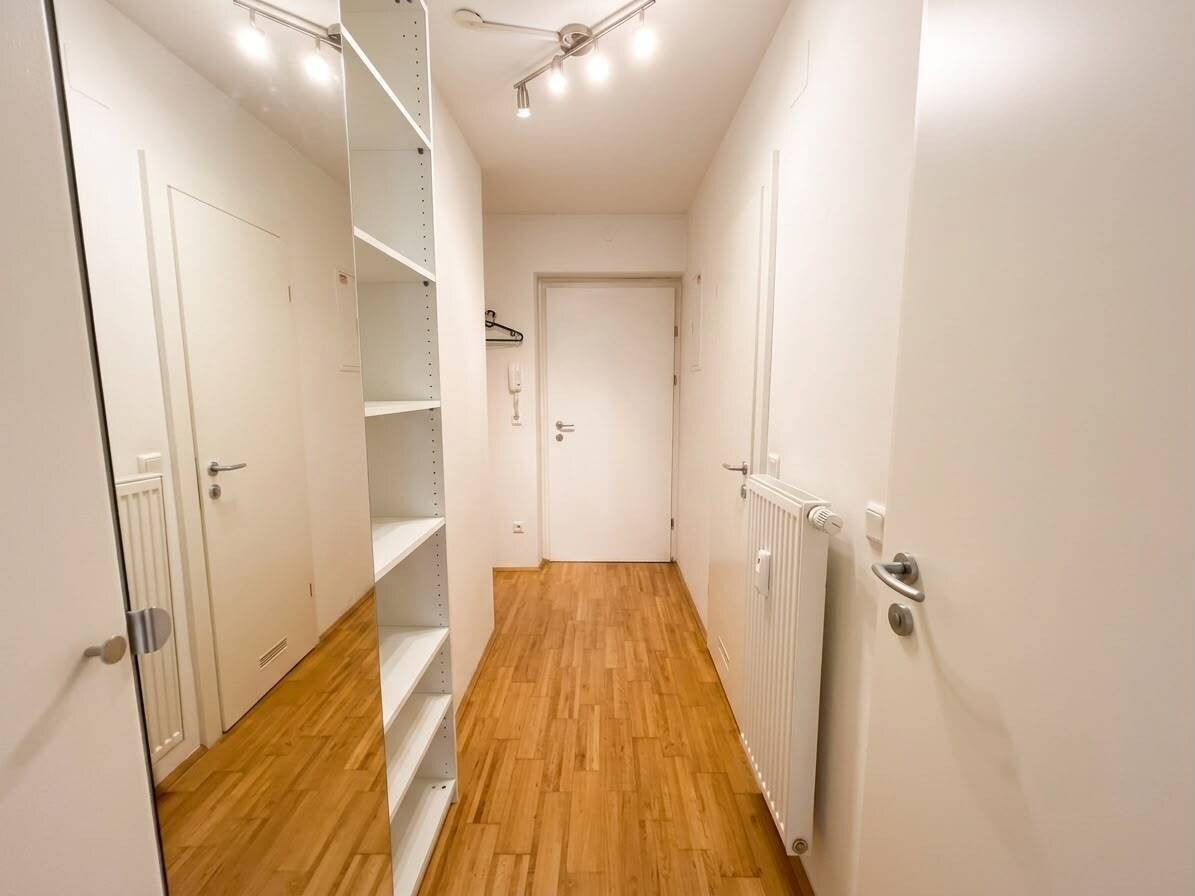 Central Graz city centre location: Secure yield from the first day, rented 2-room apartment with balcony and fully equipped kitchen
