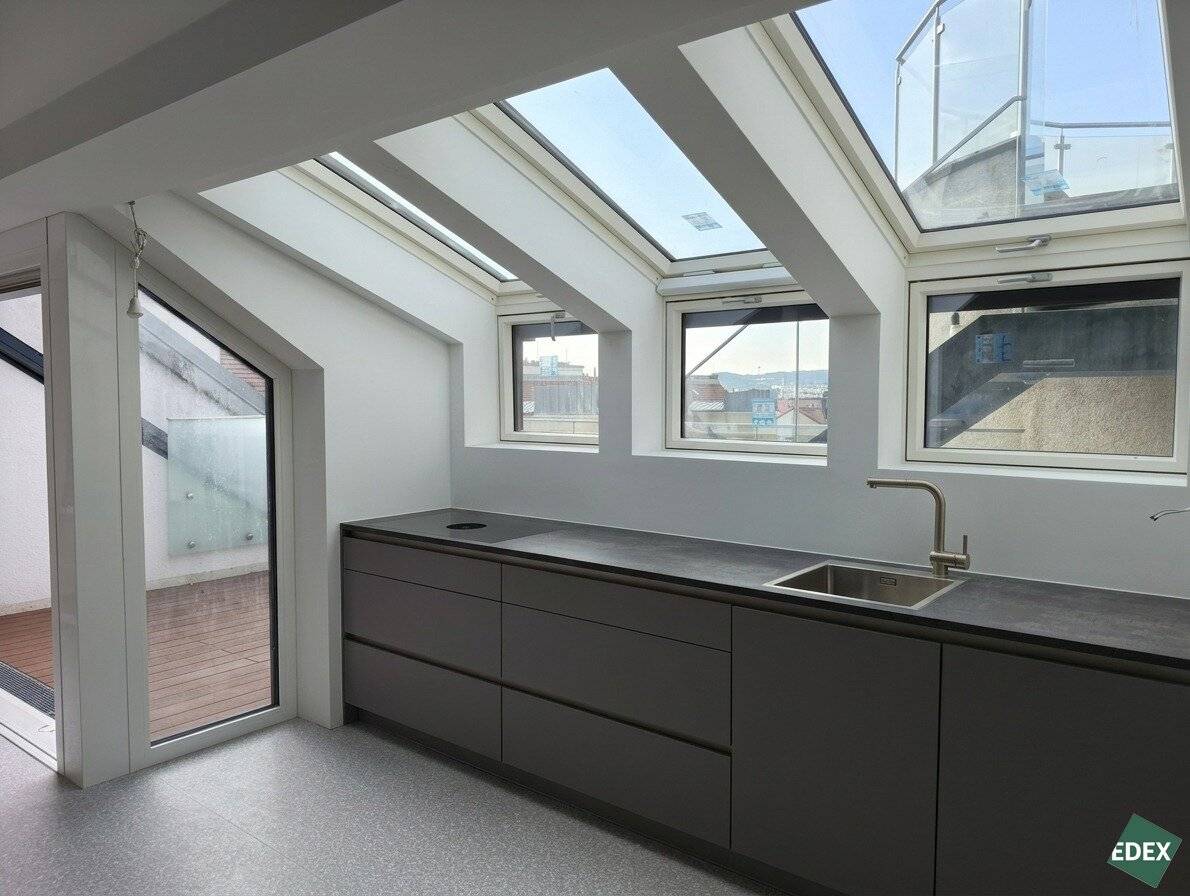 Unique attic apartment with 2 terraces and dreamlike view over Vienna