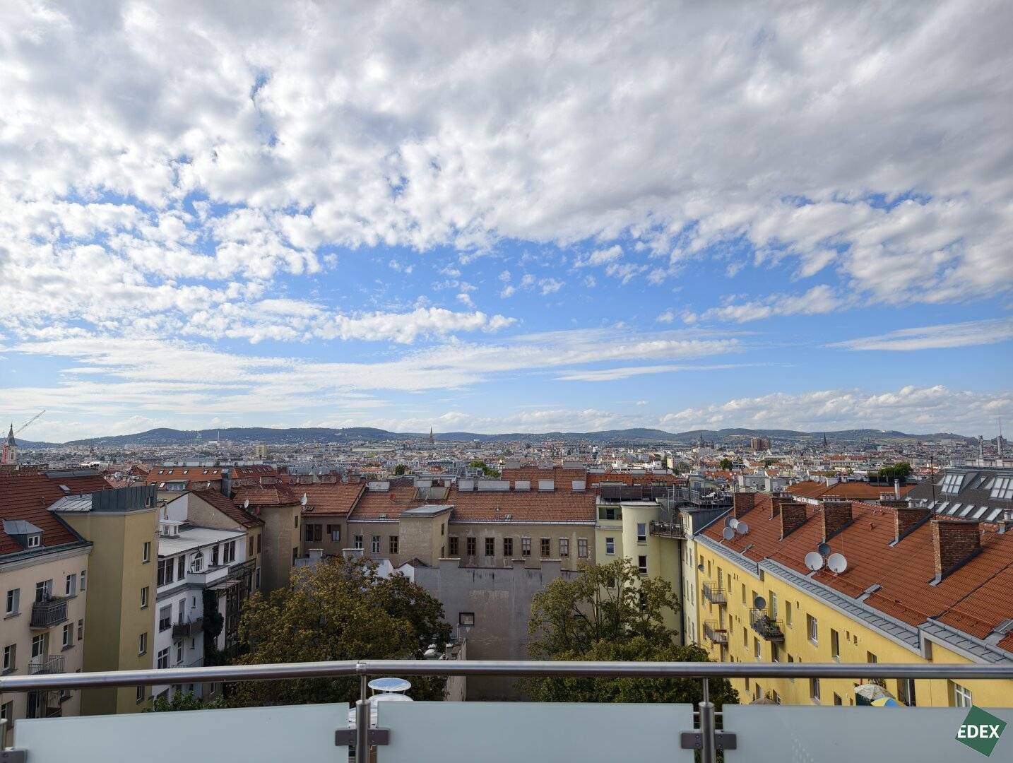 Unique attic apartment with 2 terraces and dreamlike view over Vienna