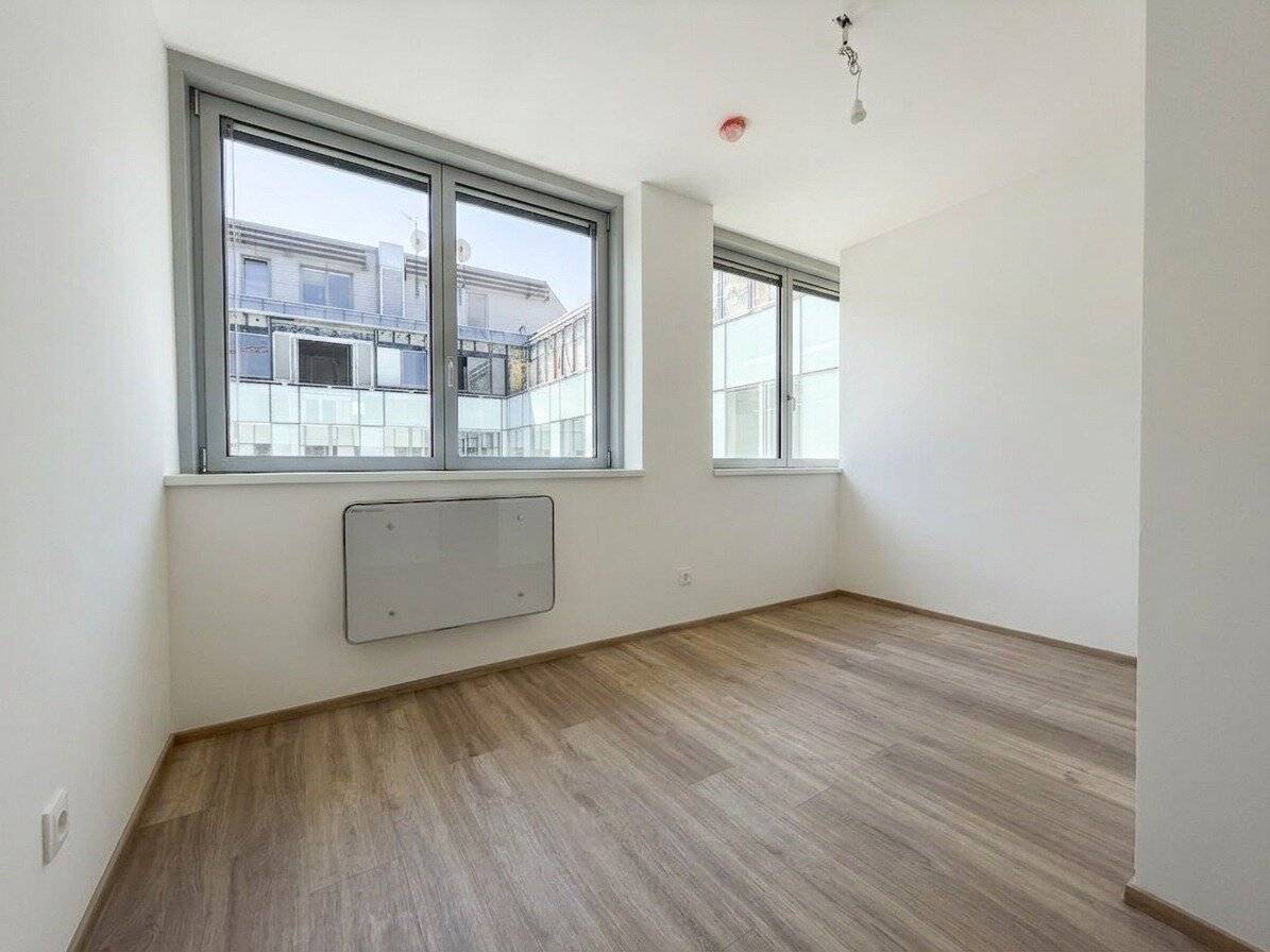 Quiet and cooled 2-room apartment with excellent connection to Längenfeldgasse subway station First occupancy