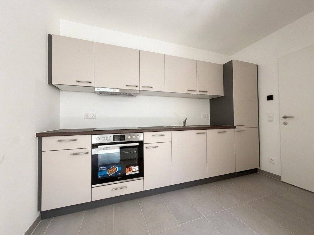 Quiet and cooled 2-room apartment with excellent connection to Längenfeldgasse subway station First occupancy