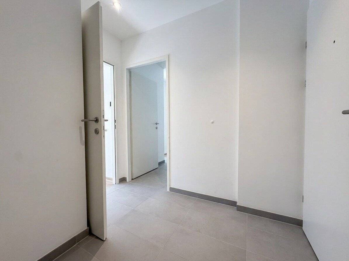 Quiet and cooled 2-room apartment with excellent connection to Längenfeldgasse subway station First occupancy