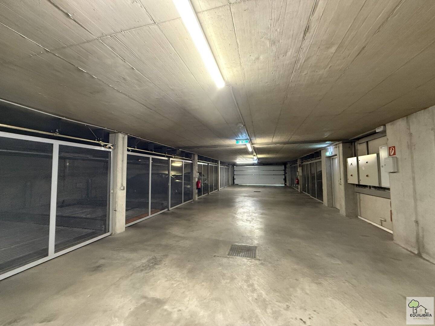 Cobenzlgasse 42 - 3 Stapelparklätze für Fahrzeuge bis 1,5 Meter Höhe