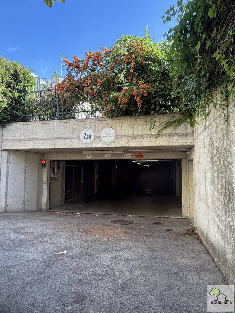 Cobenzlgasse 42 - 3 Stapelparklätze für Fahrzeuge bis 1,5 Meter Höhe
