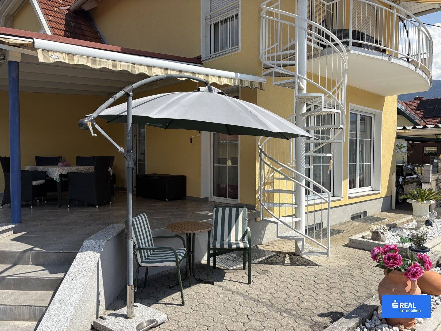 Repräsentativer Familienwohnsitz in Wolfsberg mit Pool und herrlicher Gartenlandschaft