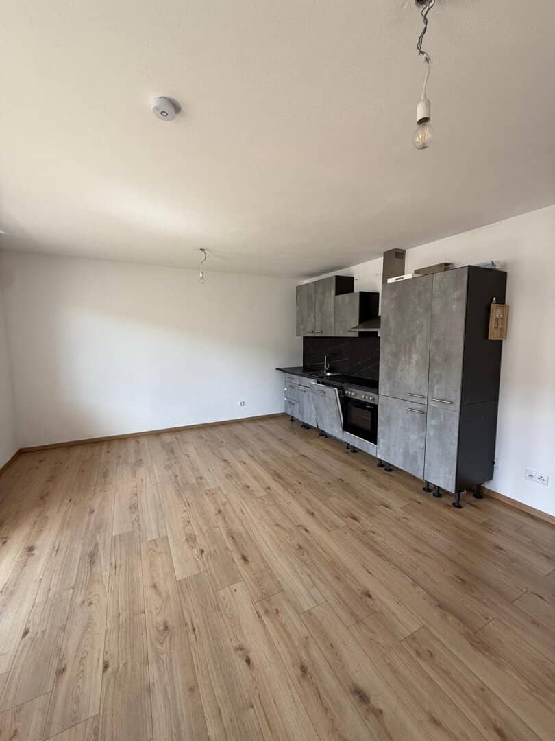 Neuwertige 4-Zi.-Wohnung in Mauerkirchen mit Balkon, 2 Stellplätzen im Obergeschoss