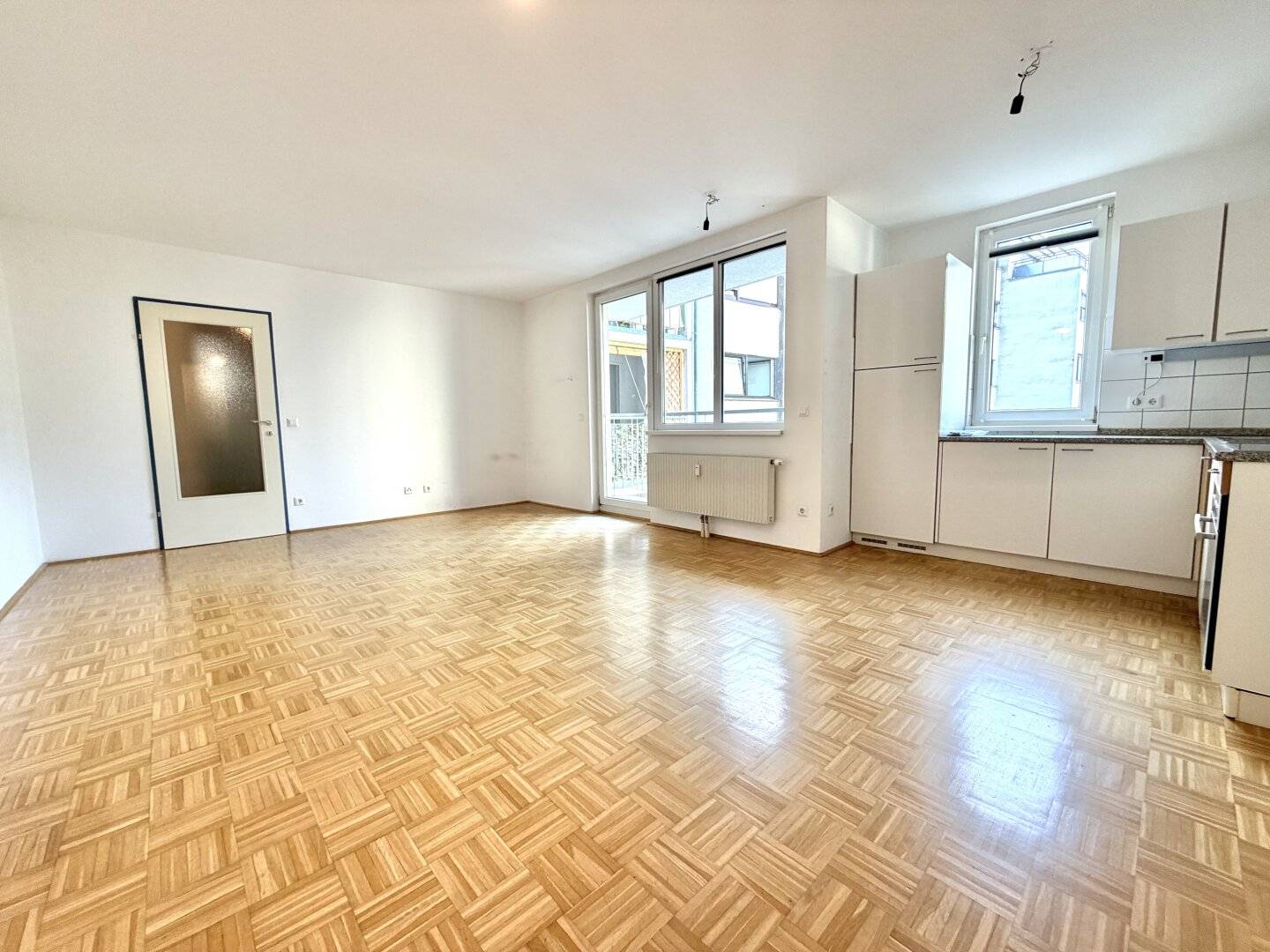 2 ZIMMERWOHNUNG MIT LOGGIA - ABSOLUTE RUHELAGE