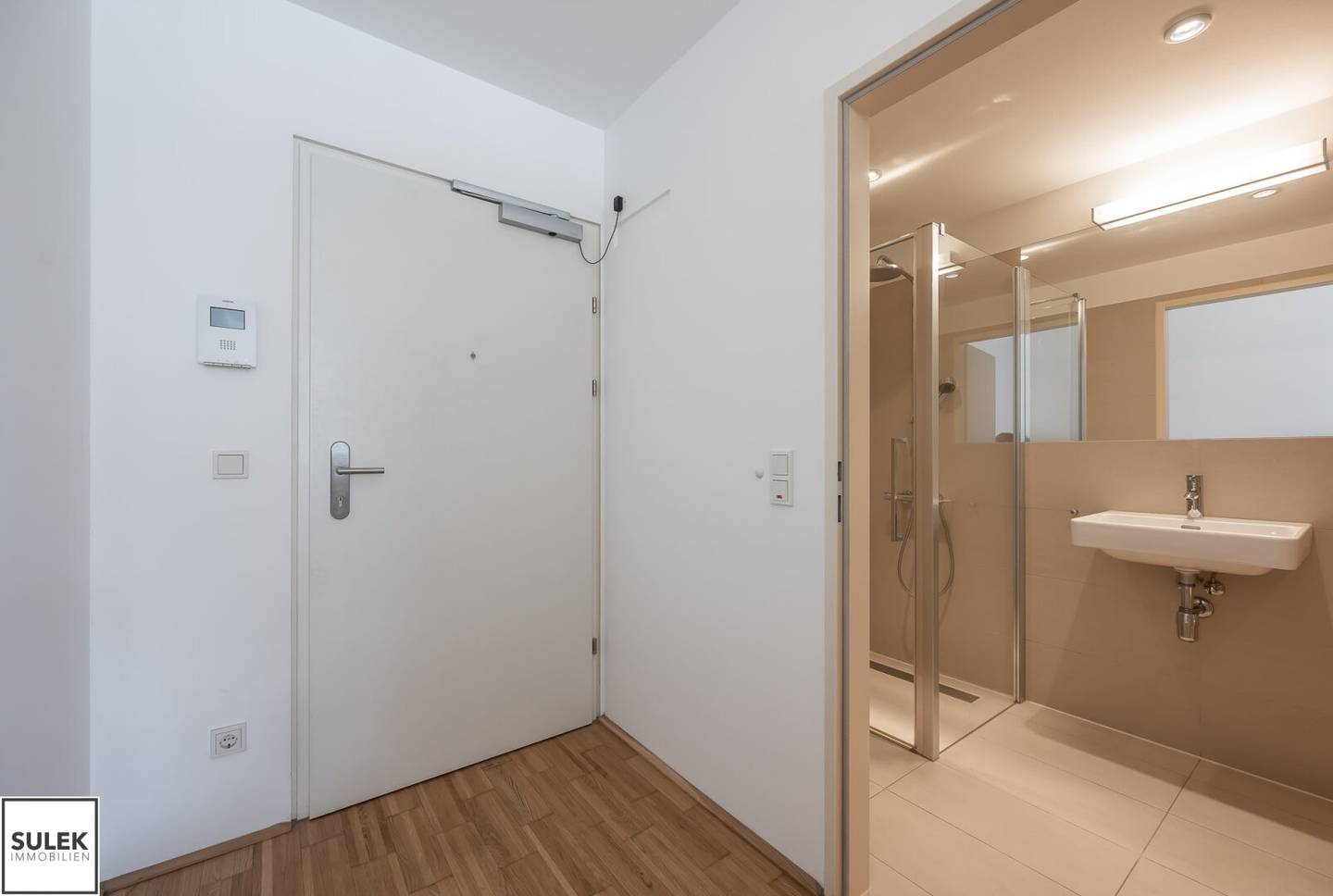 from 1.11.26: practically laid out bright 2-room attic apartment with terrace
