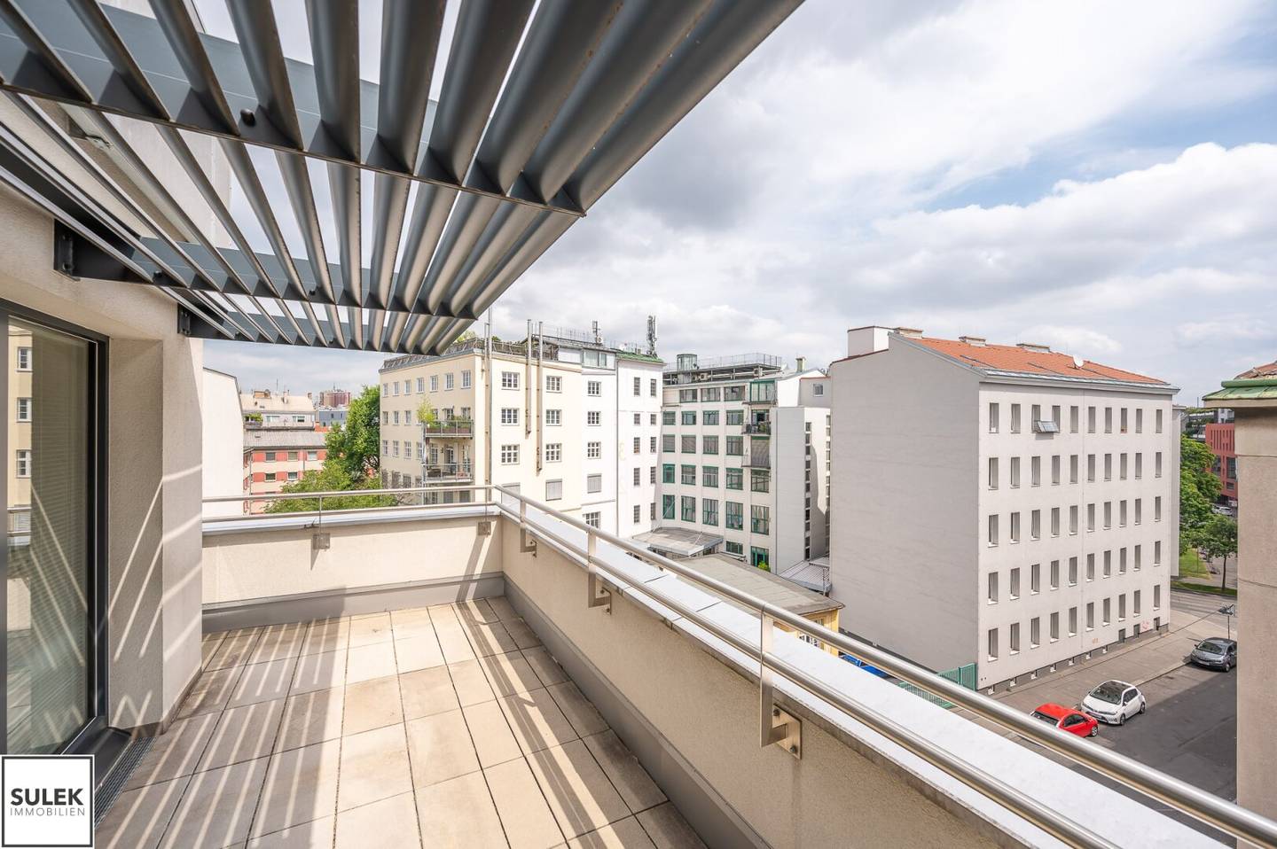 from 1.11.26: practically laid out bright 2-room attic apartment with terrace