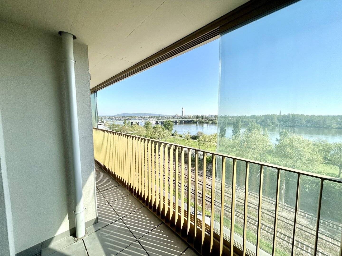 Modern 2-room apartment with loggia, underfloor heating &amp; fitted kitchen in 1200 Vienna for rent
