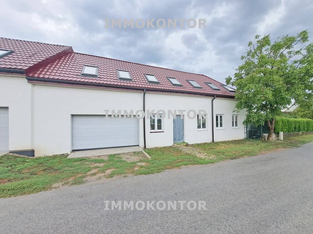 DOPPELHAUSHÄLFTE - eine WOHNUNG mit Innenhofterrasse
