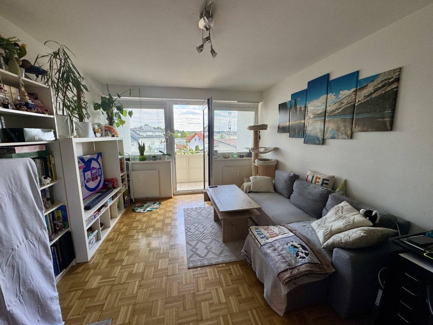 Gepflegte 2-Zimmer-Wohnung mit Balkon, Stellplatz &amp; Co