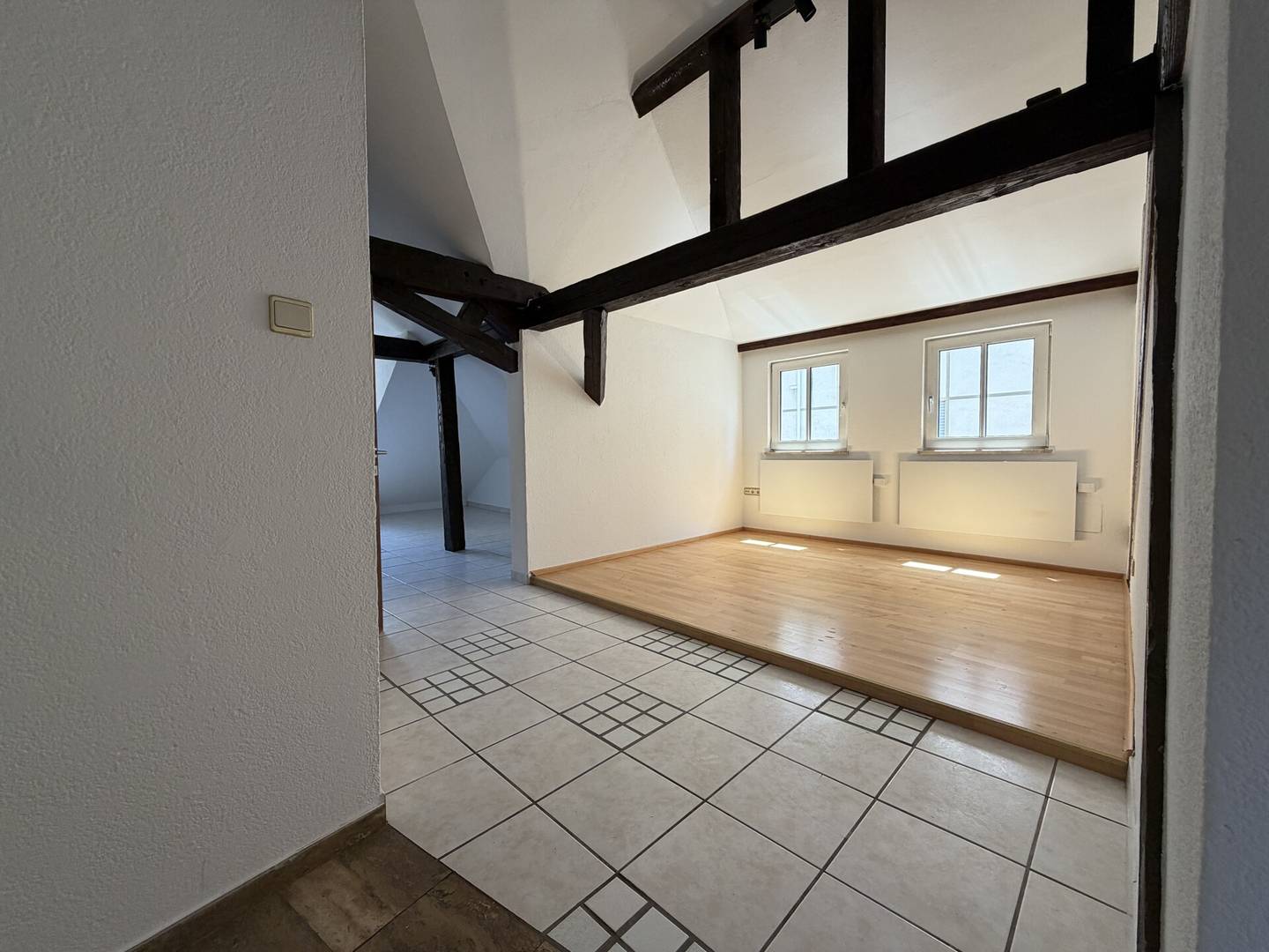 Provisionsfreie zentrale Erdgeschosswohnung mit Arbeitsbereich