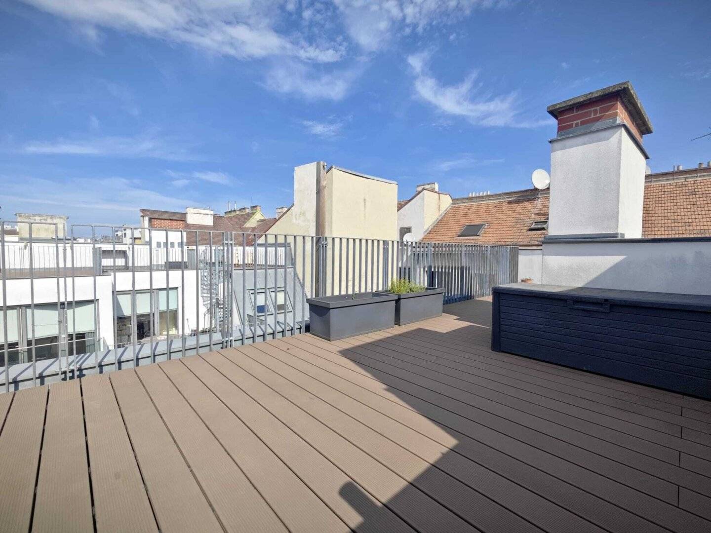 A/C Roof Top Apartment with three terraces