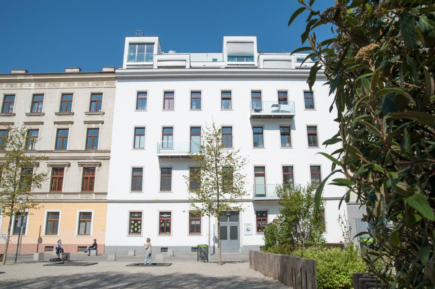 A/C Roof Top Apartment with three terraces