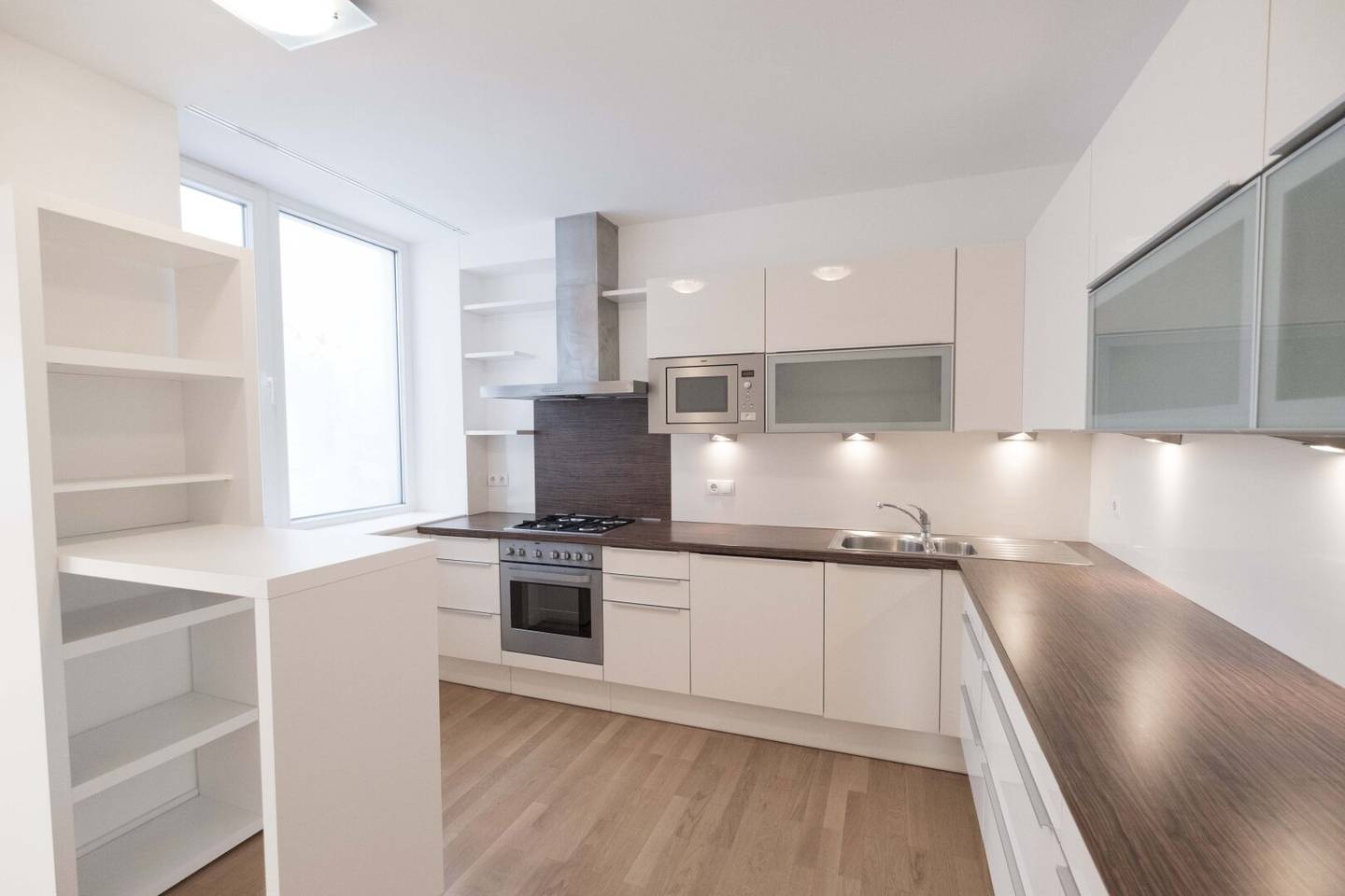 A/C Roof Top Apartment with three terraces