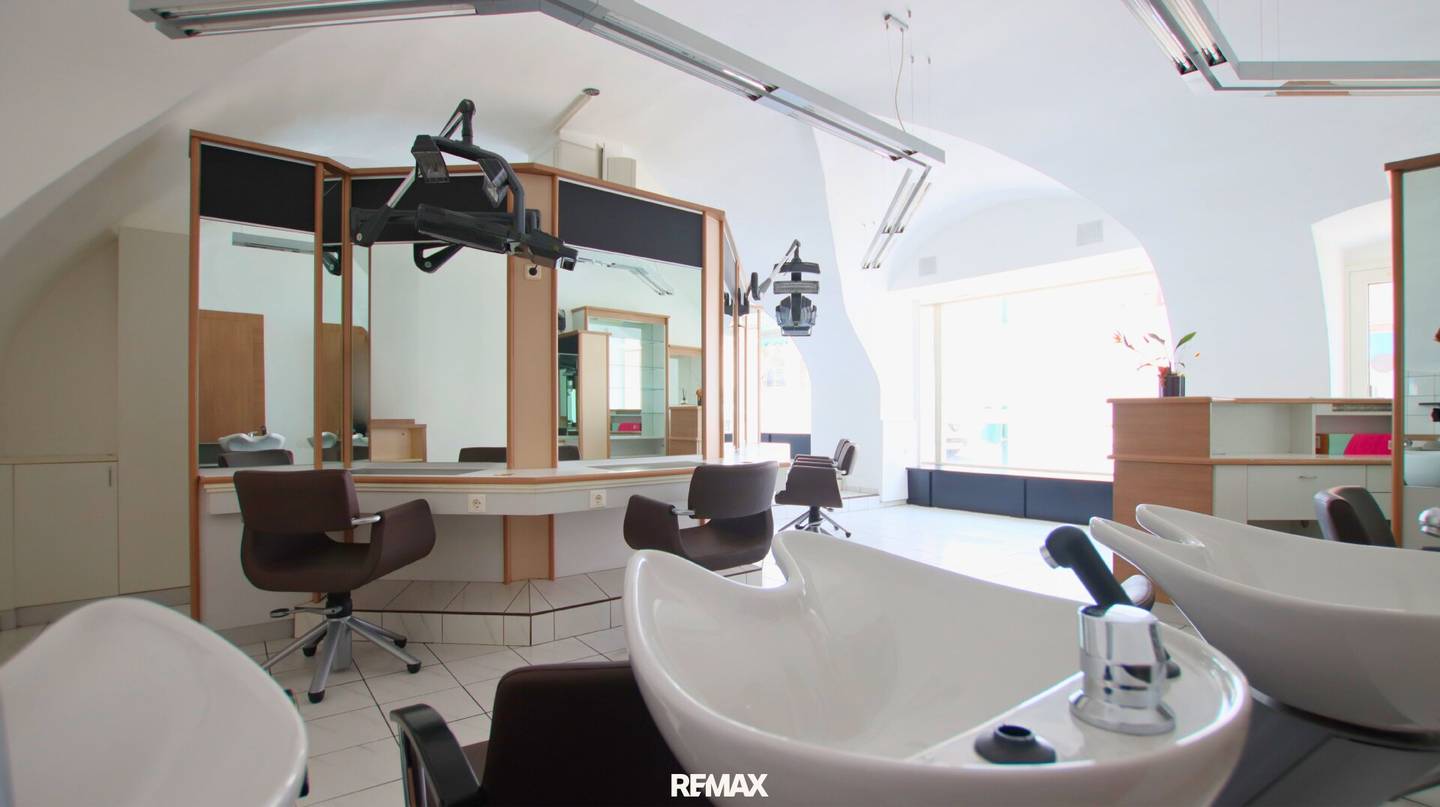 Commercial Premises for Rent in the Centre of Bad Vöslau – approx. 70 m² – Available Immediately