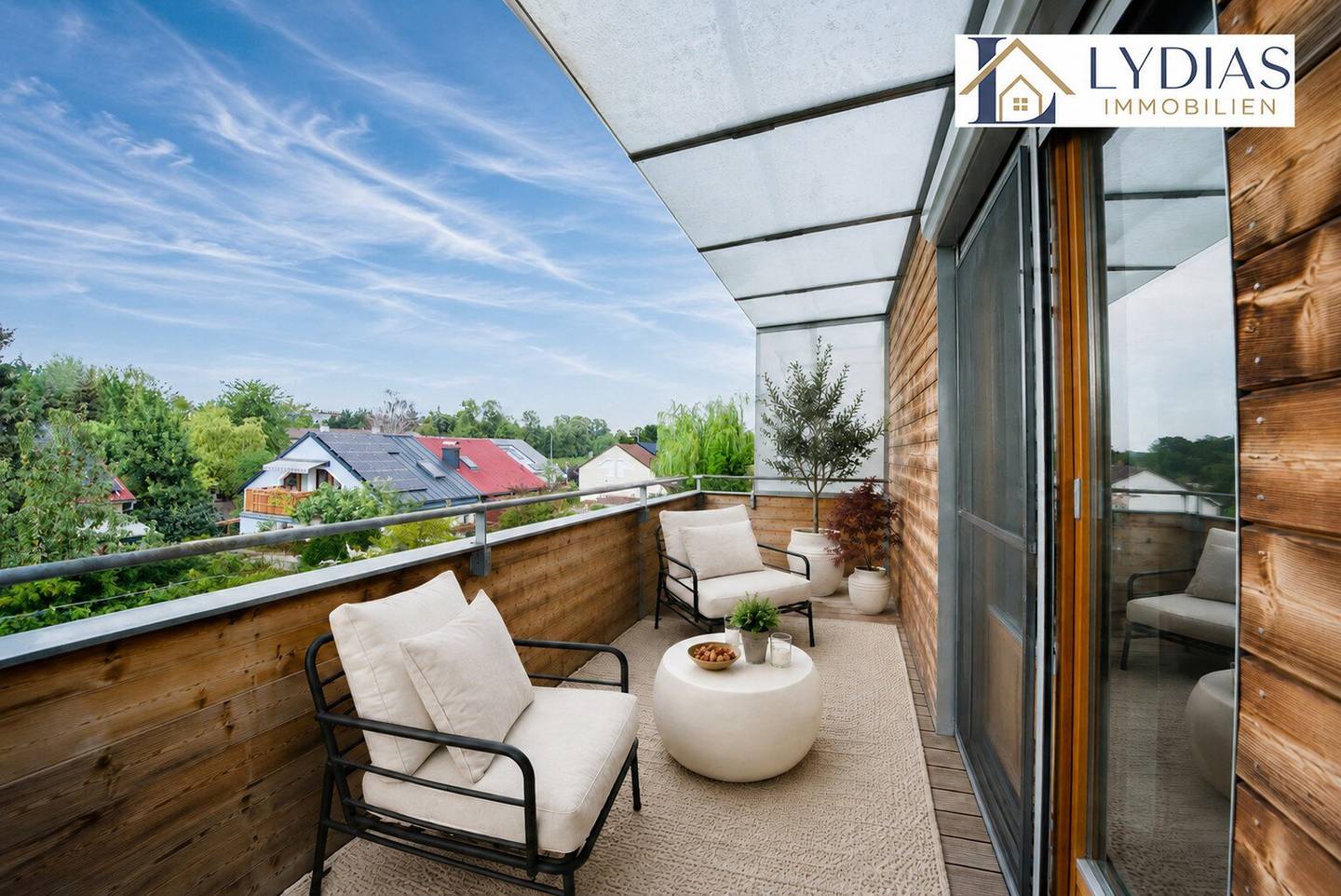 Dream penthouse apartment in a quiet location with two generous west loggias, garage parking space available, top infrastructure